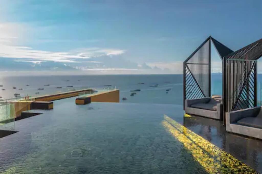 Edge Seaview Pattaya
