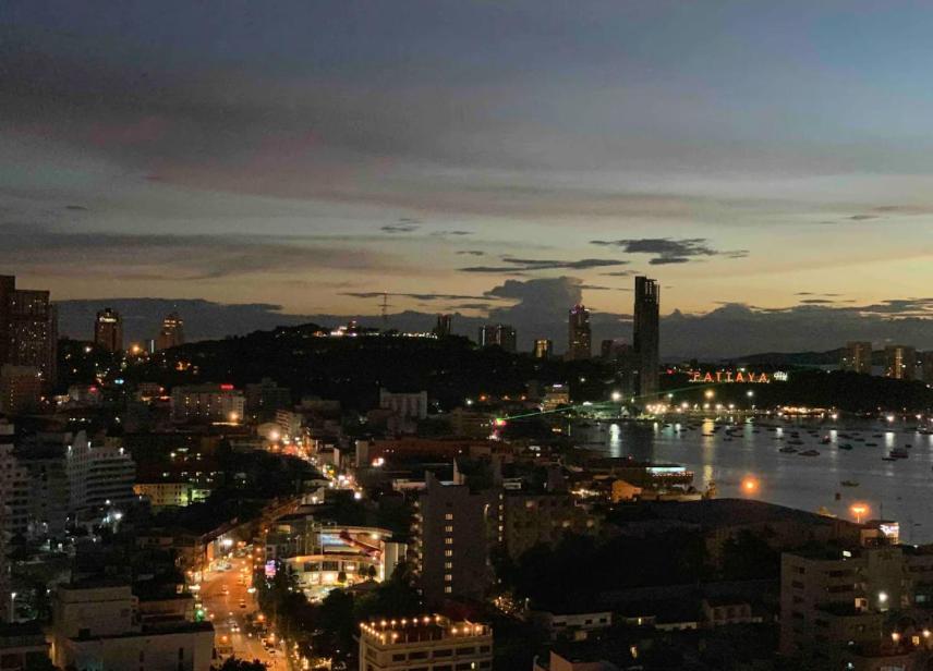 Edge Seaview Apartemen
