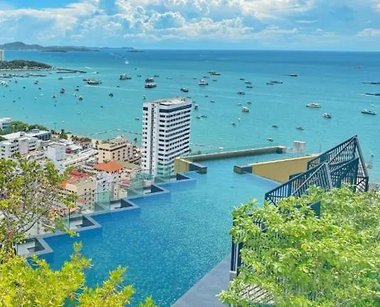 Edge Central Pattaya Seaview Residence