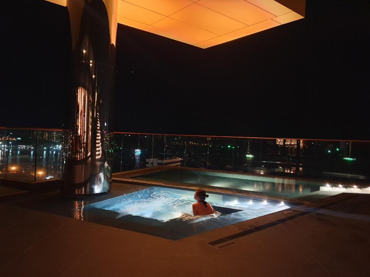 Edge Seaview