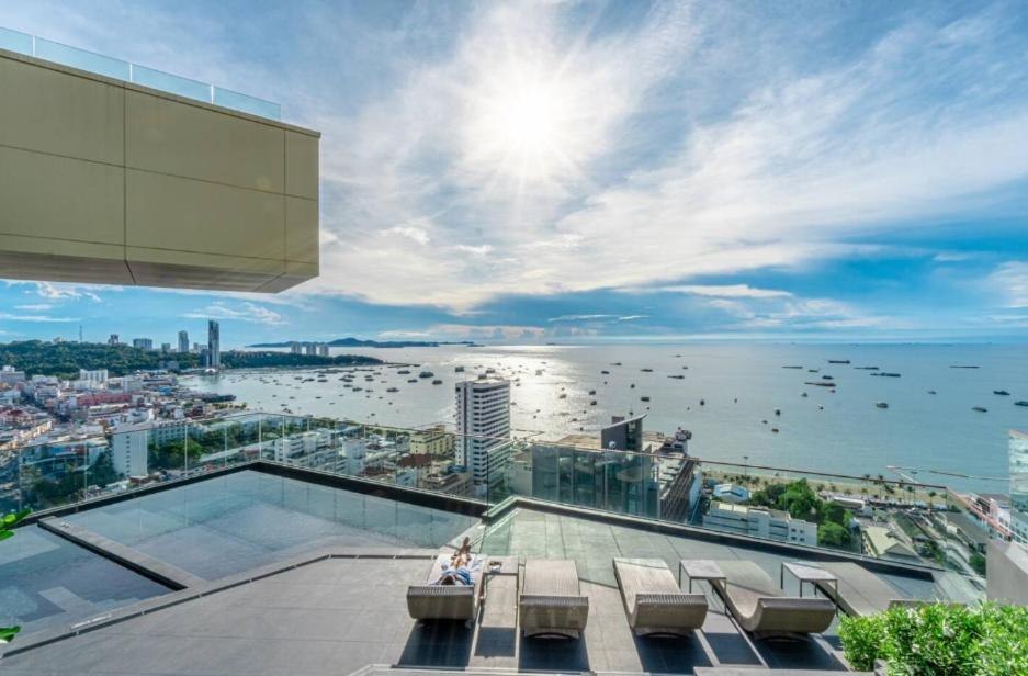 Edge Seaview